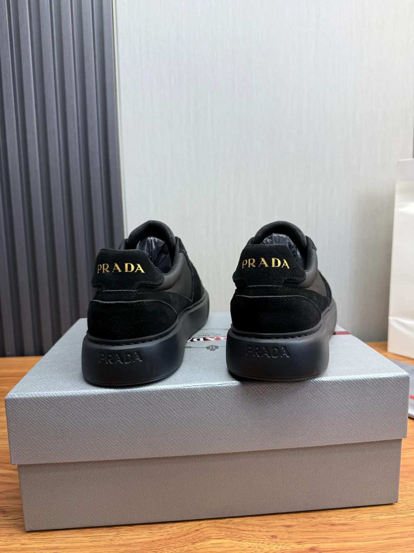 Factory price 560💰 [PRADA] Men’s shoes are popular in the counter, official website is synchronized, 1 high-quality shipment ✔️Original cowhide + cowhide lining, 1🆚1 replica, original sole, 38-45 (45 customized, non-refundable)